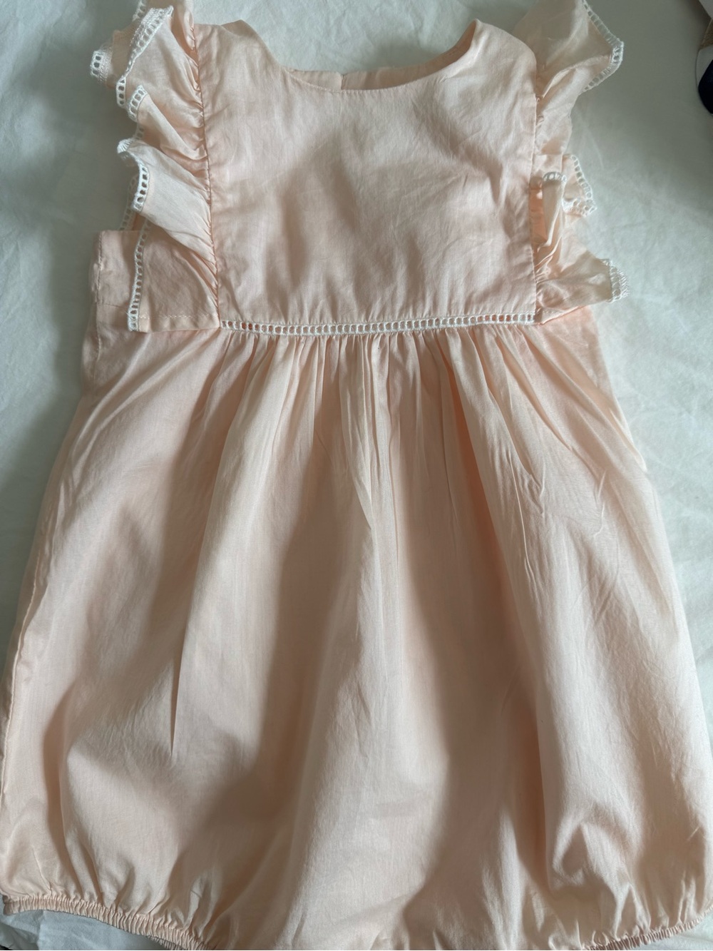 Chloé Baby Peach Ruffle-Sleeve Romper